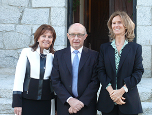 El ministro de Hacienda, Cristóbal Montoro, y las presidentas de SEPI y de Cotec, Pilar Platero y Cristina Garmendia, respectivamente.