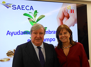 La presidenta de SEPI, Pilar Platero, junto al presidente de SAECA, José Ramón Bujanda.