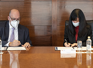 Firma del acuerdo entre Telefónica y Navantia.