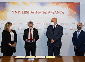 Firma del acuerdo entre ENUSA y la Universidad de Salamanca