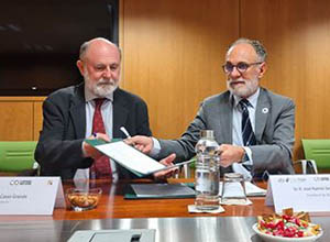 Los presidentes de TRAGSA y MERCASA, en la firma del acuerdo sobre Tragsatec.